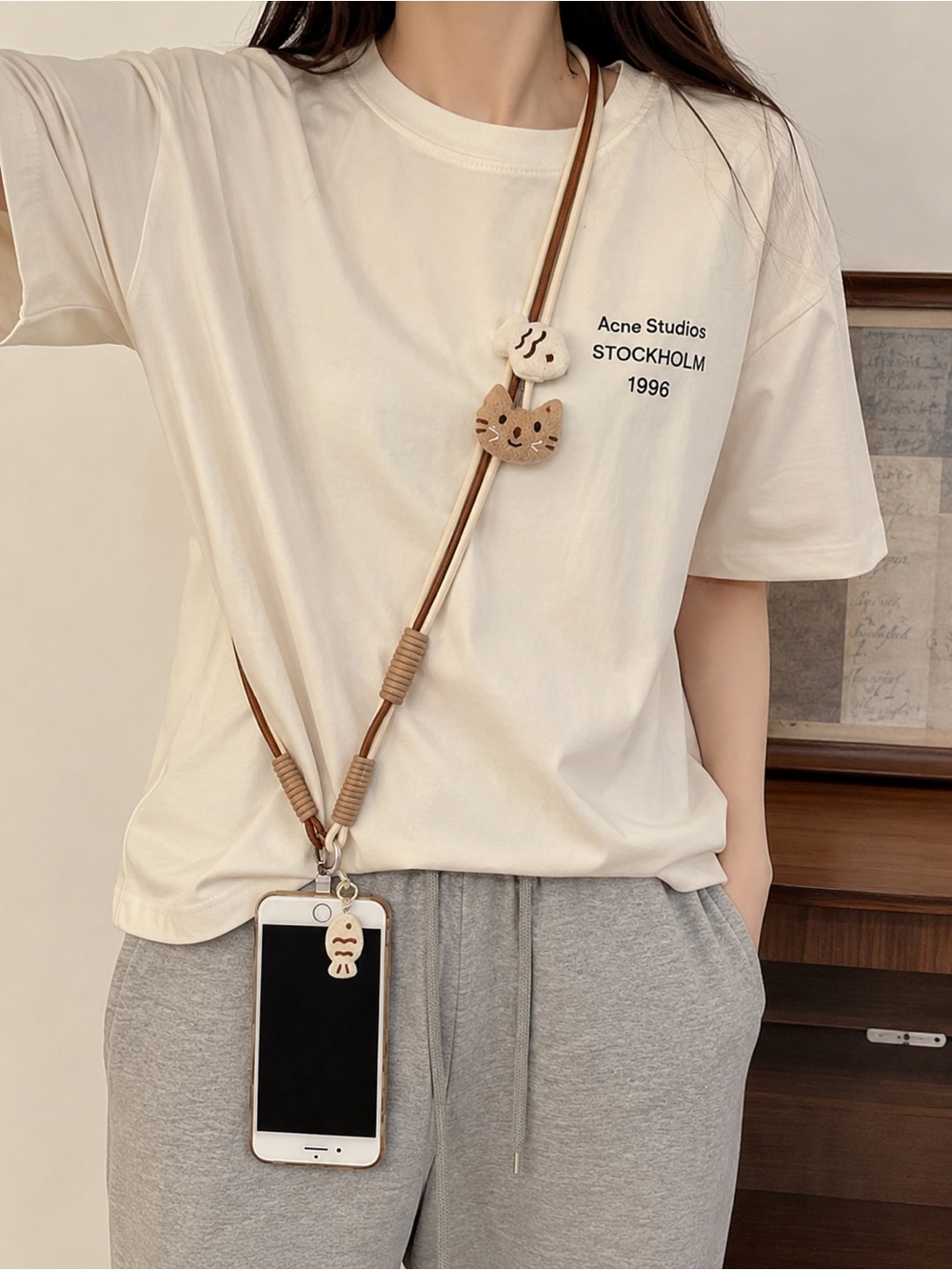 Cute Cat Phone Crossbody Strap – Cream & Brown—one size